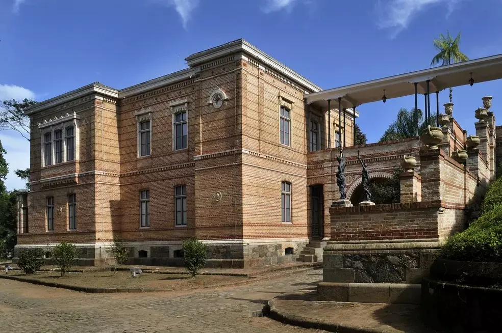 Museu Mariano Procópio reabre após 16 anos em Juiz de Fora